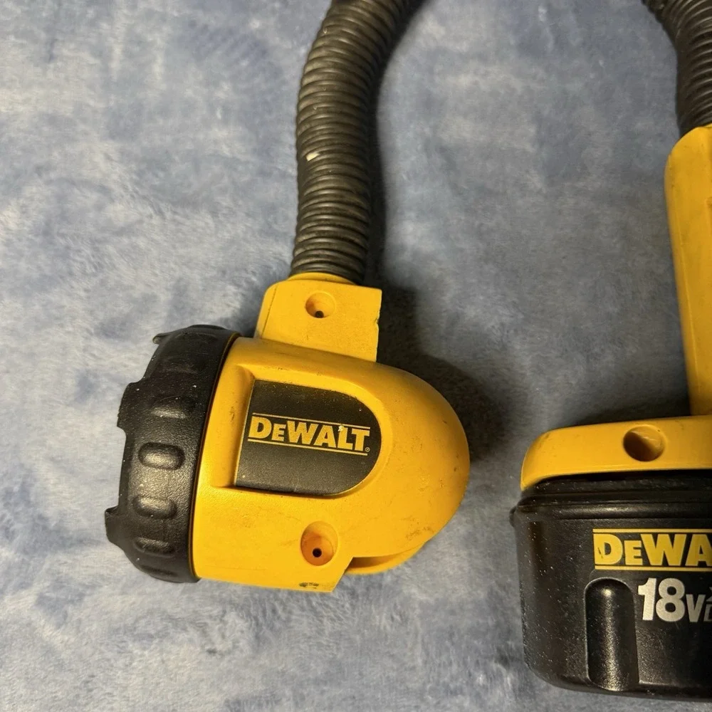 DEWALT DW919 18V Adjustable Neck Flash Light‎ With Battery 18v Xr 	+nicd